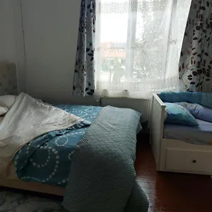 Belle Dans Un Quartier Calme Bruxelles
